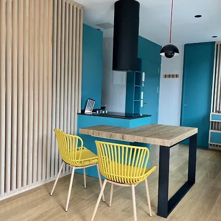 Luxury Loft With Terrace Apartment *